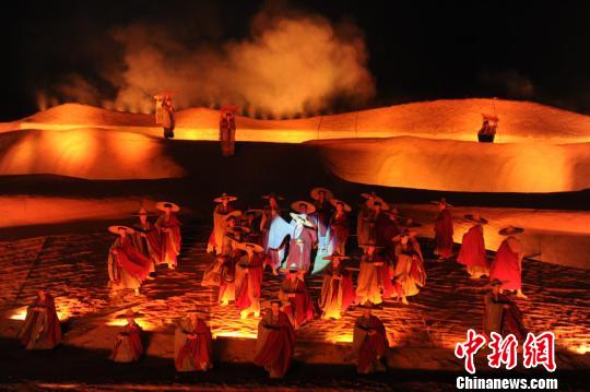 中国首部沙漠实景剧预演丰富敦煌体验游（图）