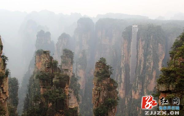 融合自然人文精华 张家界“烟雨双龙”之旅受青睐