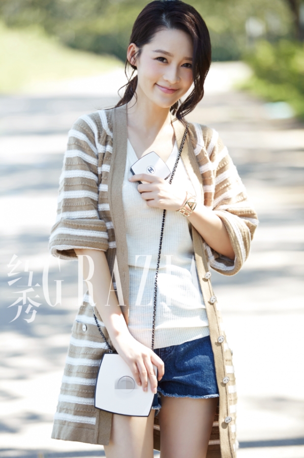 李沁夏日街拍大片