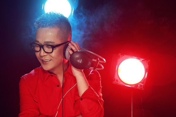 李春波聆听音乐