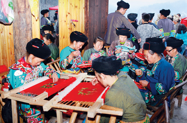 精准扶贫首提地--十八洞苗寨逐梦最美乡村