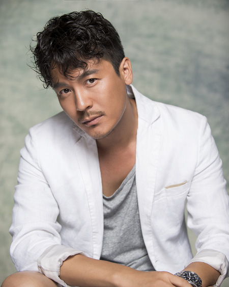 眉宇之间似车胜元