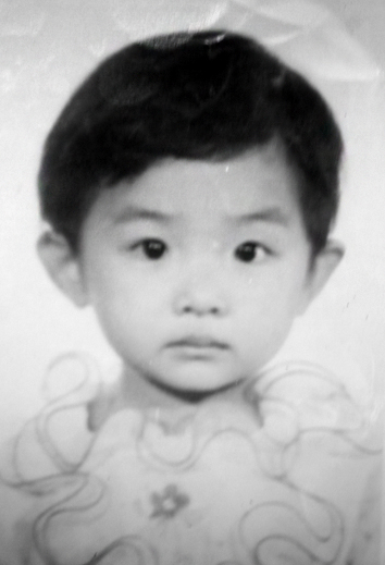 张含韵童年照
