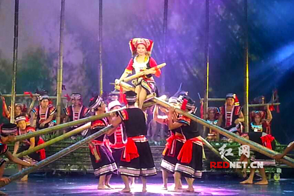 表演现场。