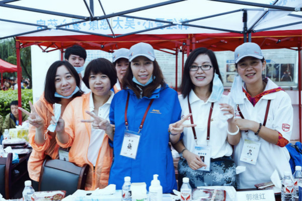 韩红带头艺人捐款