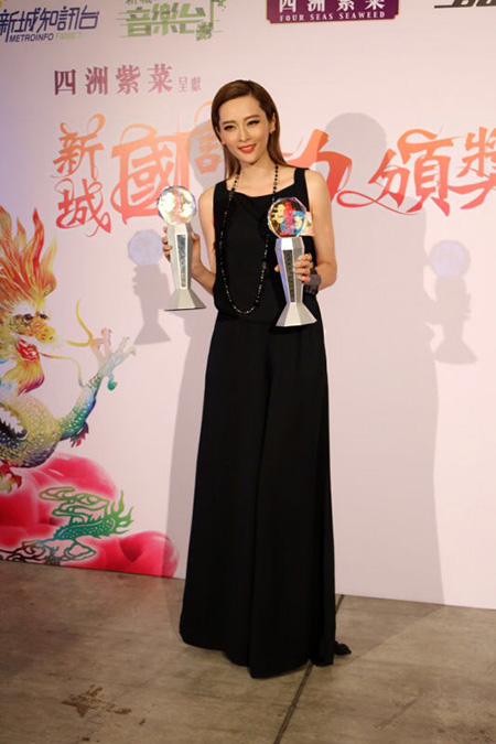 Shay柳妍熙勇夺两项大奖