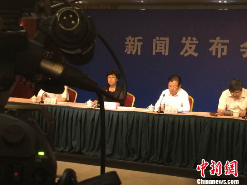 郑庆跃：天津港集团公司和瑞海国际没有隶属关系