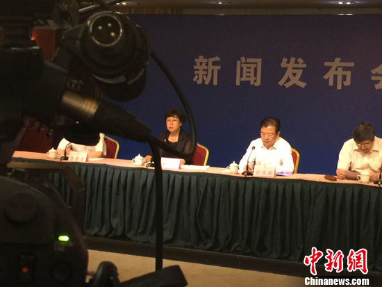天津港集团有限公司总裁郑庆跃就爆炸事故表示哀悼