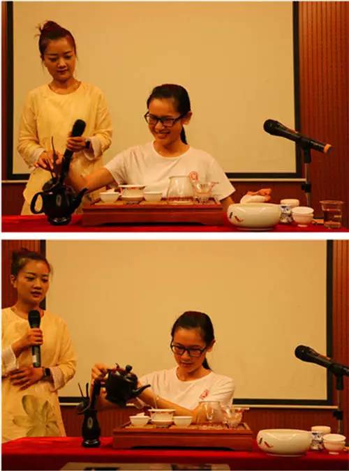 学员学泡茶