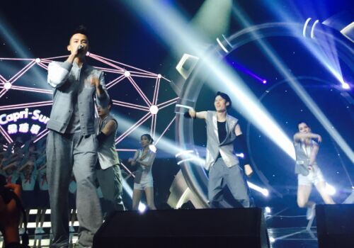 《新声代》欧豪演唱《无可替代》