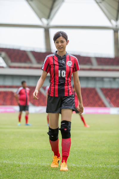 陈妍希获欧文赠“10号”球衣