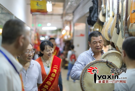 全国网络媒体及文化名家新疆行邂逅风情巴扎二道桥