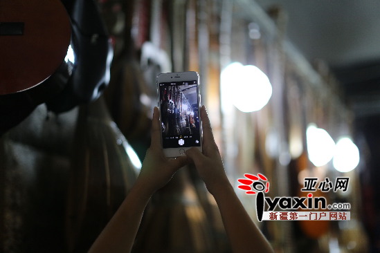 全国网络媒体及文化名家新疆行邂逅风情巴扎二道桥