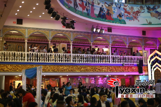 全国网络媒体及文化名家新疆行邂逅风情巴扎二道桥