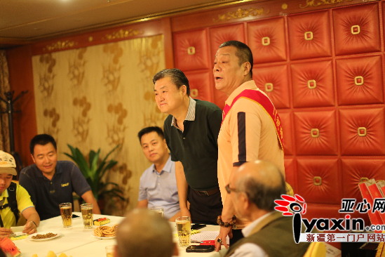 全国网络媒体及文化名家新疆行邂逅风情巴扎二道桥