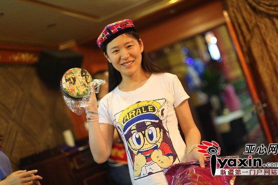 全国网络媒体及文化名家新疆行邂逅风情巴扎二道桥