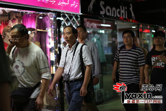 全国网络媒体及文化名家新疆行邂逅风情巴扎二道桥