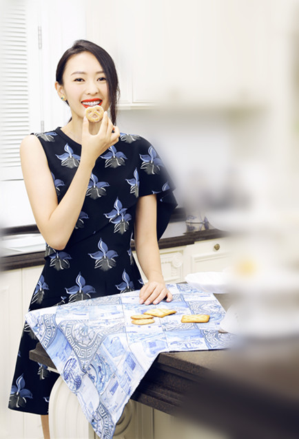 童瑶吃饼干