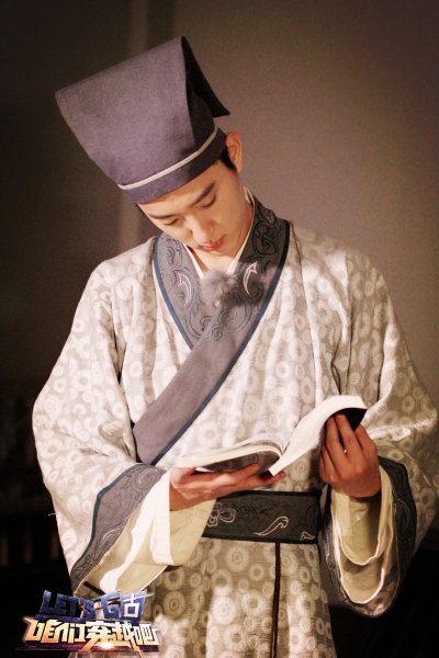 于小彤宋代书生造型