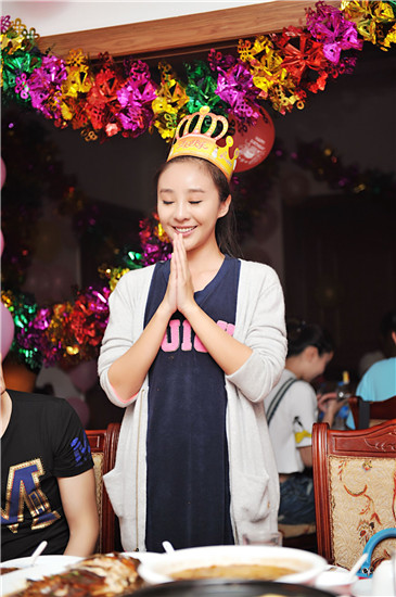 姜析源好友送生日惊喜