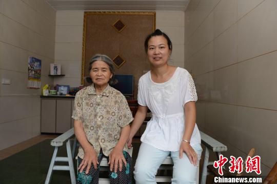 带着残疾婆婆改嫁的河南媳妇：走哪都要带着婆婆