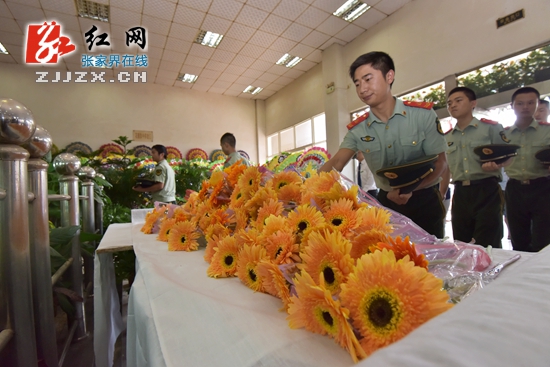 今天，张家界为英雄梅雄送行