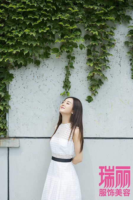 赵丽颖恬静纯美