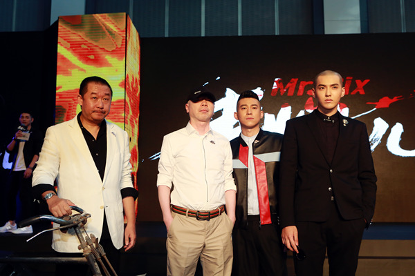 《老炮儿》发布会吴亦凡,鲁诺酷炫出场引尖叫