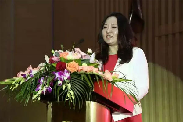 国訾集团董事赵彤女士慷慨致辞
