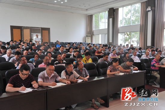 刘革安：增强“四有”观念争当“四有”干部