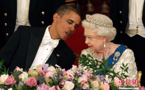 2011年，奥巴马访英，英女王设宴款待。