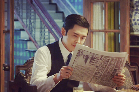 付辛博西装革履