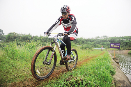 湖南省首个庄园式山地自行车越野赛昨举行