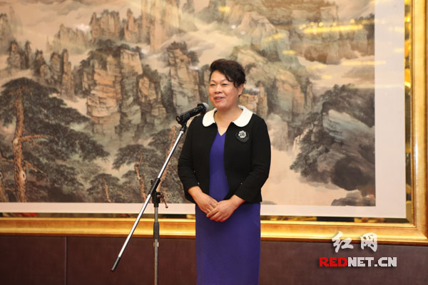 湖南省外事侨务办公室主任肖百灵参加活动周闭幕仪式并致辞。