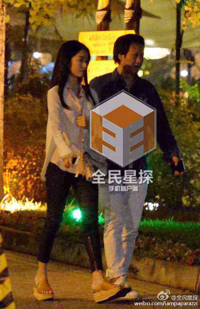 陈金飞与翻版刘亦菲日前约会被拍。图片来源微博