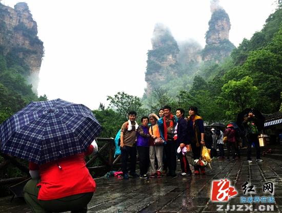 张家界核心景区武陵源韩国客增幅近三成(组图)