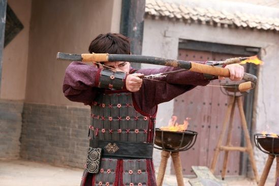 于小彤挽弓