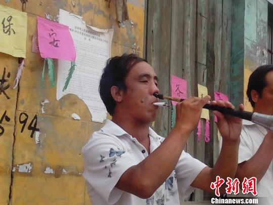 访邢台乡间艺人李风臣：用鼻子吹唢呐（图）
