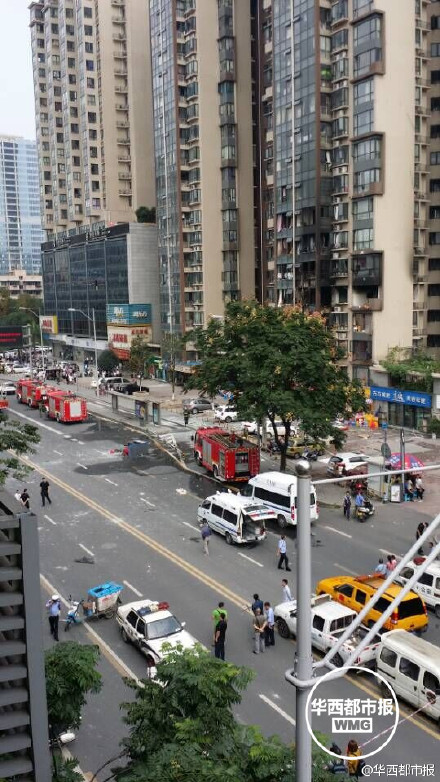 小区住宅楼爆炸1人送医 3至8楼部分阳台烧黑(图)