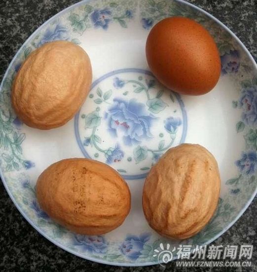鸡蛋表面坑坑洼洼形似核桃