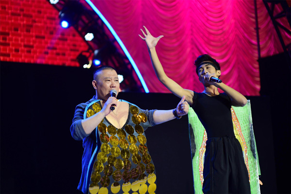 郭德纲美妙“歌声”引来选手“合唱”