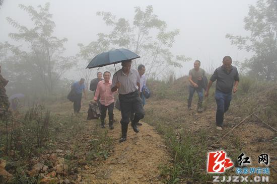 慈利:高靖生深入大山“认亲”