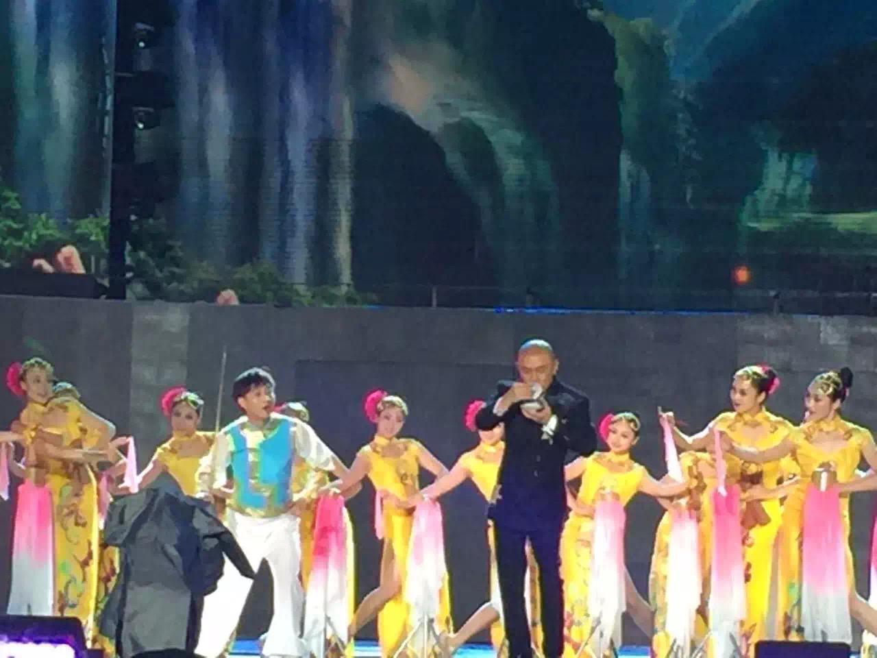 大波明星齐聚青莲国际诗歌小镇 中秋之夜HIGH