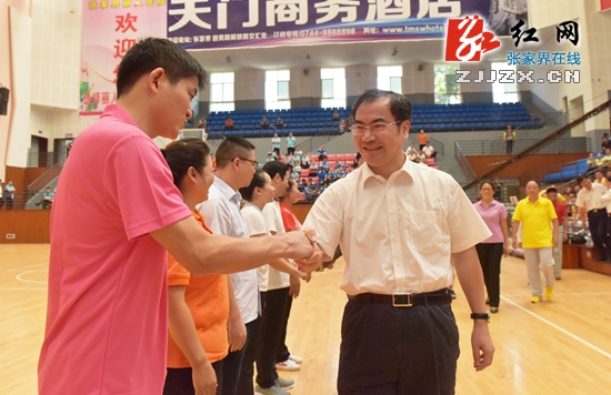 张家界市直单位开展广播体操、摆手舞比赛 掀起职工健身运动高潮