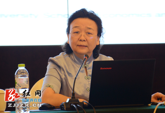 张家界：专题学习讲座为干部职工注入“头脑风暴”