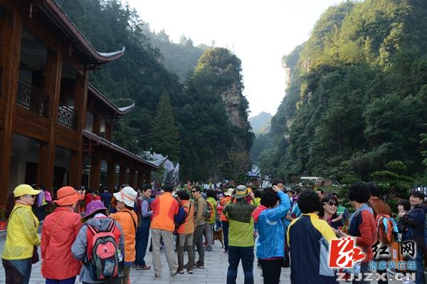张家界核心景区寒露时节“韩风”热吹