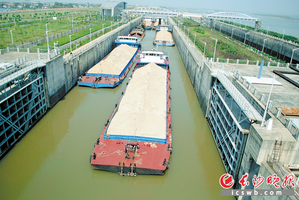湘江长沙枢纽船闸通航三年过闸货运量达2.6亿