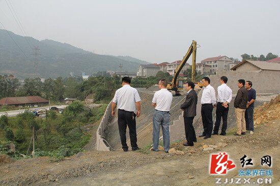 慈利：朱法栋带队调度重点项目建设