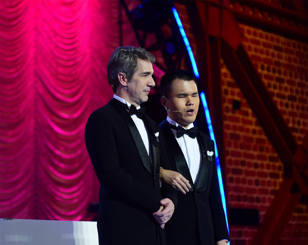 许哲诚讲述与相伴了十七年的老师间的故事