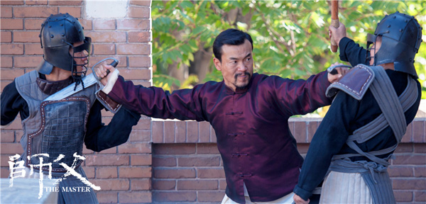 廖凡只身牵制二武士